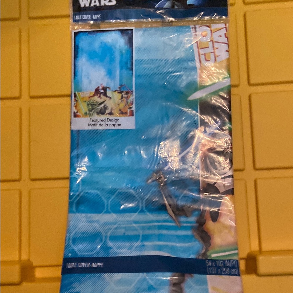 Star Wars Table Cover and Favor Bags (8)